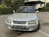 Toyota Camry 2000 года за 3 700 000 тг. в Алматы
