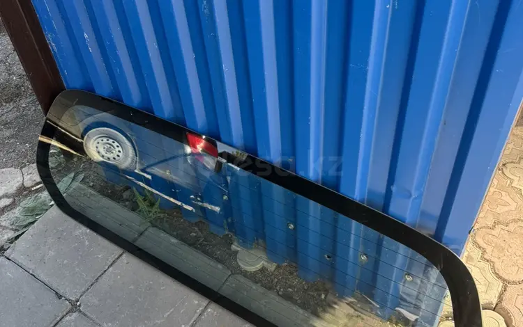 Заднее стекло лобовое митсубиси л200 за 50 000 тг. в Караганда