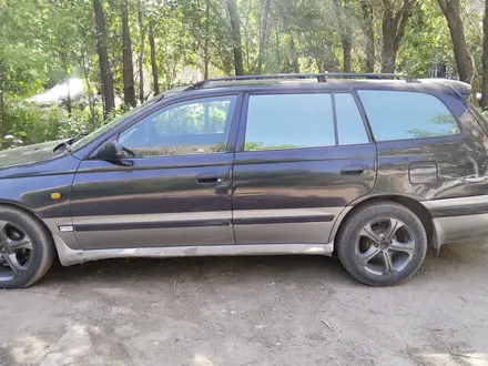 Toyota Caldina 1996 года за 1 550 000 тг. в Темиртау – фото 2