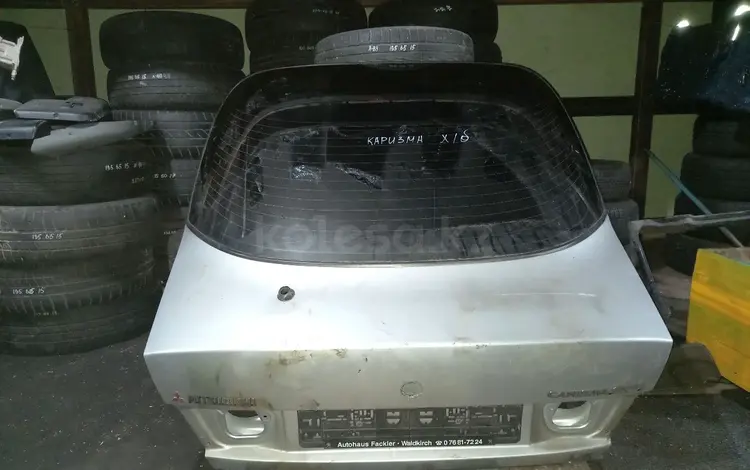 Крышка багажника мицубиси каризма хетчбек за 25 000 тг. в Караганда
