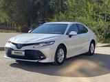 Toyota Camry 2020 года за 12 500 000 тг. в Актобе – фото 2