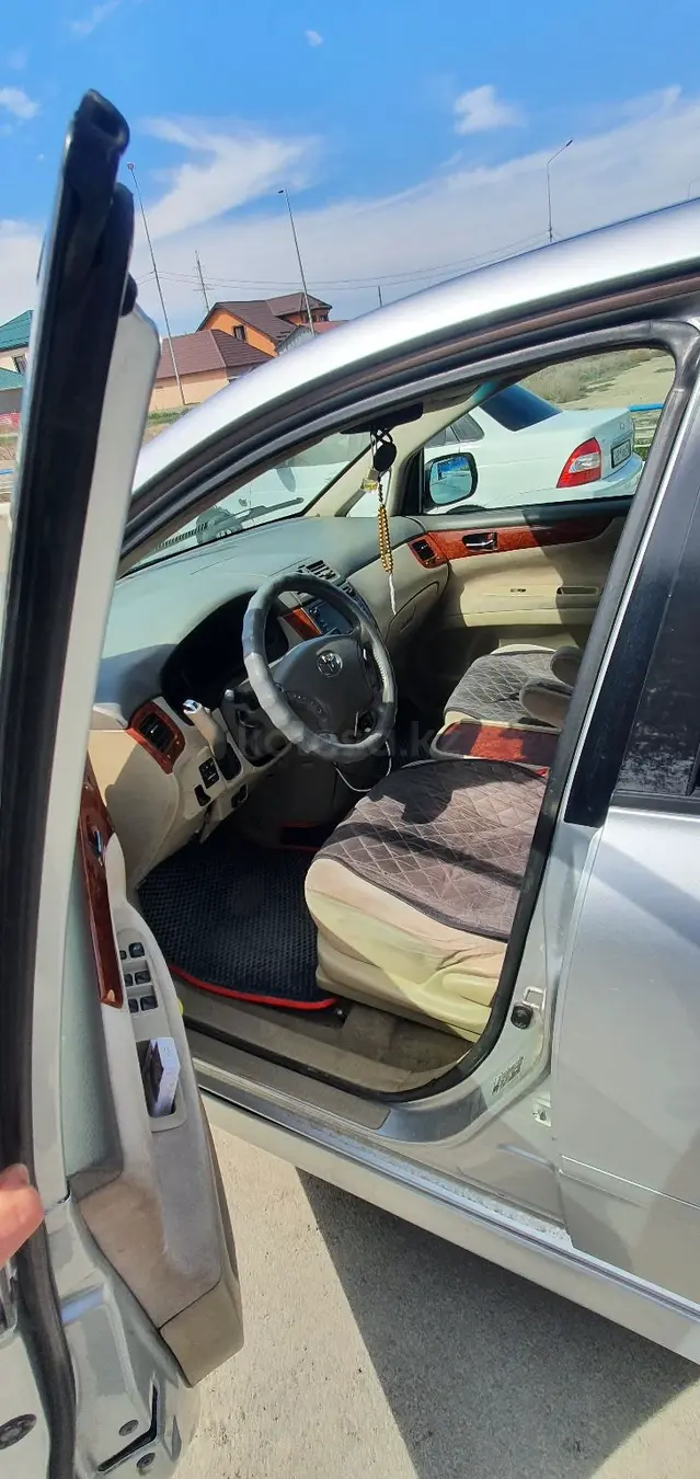 Toyota Ipsum, 2009