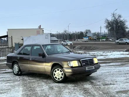 Mercedes-Benz E 220 1993 года за 3 450 000 тг. в Шу – фото 9