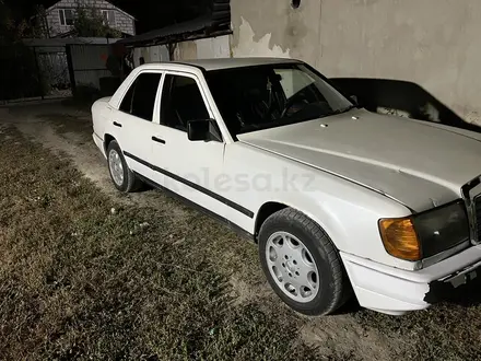 Mercedes-Benz E 220 1987 года за 1 300 000 тг. в Алматы