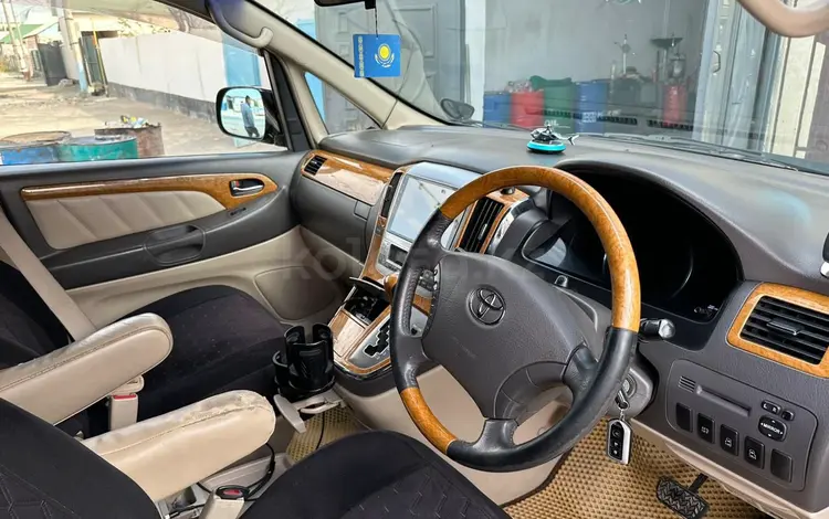 Toyota Alphard 2006 годаfor7 700 000 тг. в Жанакорган