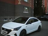 Hyundai Accent 2021 года за 6 750 000 тг. в Актобе – фото 2