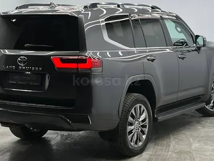 Toyota Land Cruiser 2023 года за 55 200 000 тг. в Алматы – фото 4