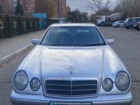 Mercedes-Benz E 240 1998 года за 2 700 000 тг. в Астана