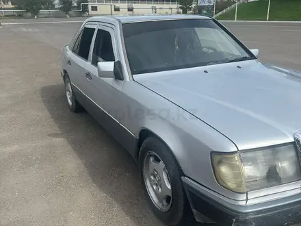 Mercedes-Benz E 230 1992 года за 1 100 000 тг. в Тараз