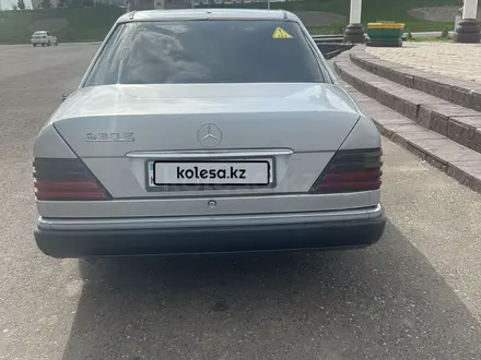 Mercedes-Benz E 230 1992 года за 1 100 000 тг. в Тараз – фото 4