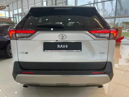 Toyota RAV4 2023 годаүшін21 950 000 тг. в Петропавловск – фото 7