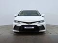 Toyota Camry 2022 года за 11 550 000 тг. в Астана – фото 2