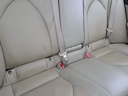 Toyota Camry 2022 года за 11 550 000 тг. в Астана – фото 16