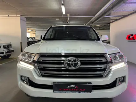 Toyota Land Cruiser 2018 года за 26 300 000 тг. в Астана