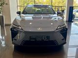 Lexus ES 500e Luxury 2026 годаүшін43 990 000 тг. в Алматы – фото 2