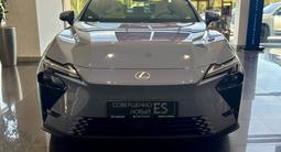 Lexus ES 500e Luxury 2026 годаүшін43 990 000 тг. в Алматы – фото 2