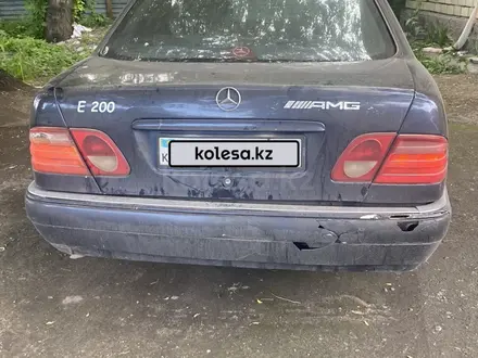 Mercedes-Benz E 200 1995 года за 1 700 000 тг. в Караганда – фото 3