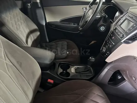 Hyundai Santa Fe 2017 года за 8 500 000 тг. в Астана – фото 24