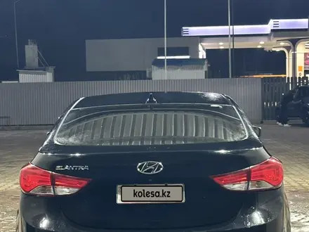 Hyundai Elantra 2015 года за 4 600 000 тг. в Уральск – фото 3