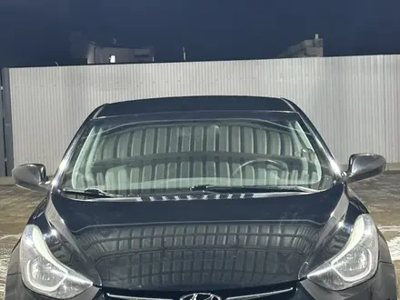Hyundai Elantra 2015 года за 4 600 000 тг. в Уральск – фото 2