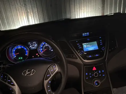 Hyundai Elantra 2015 года за 4 600 000 тг. в Уральск – фото 7