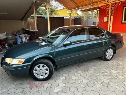 Toyota Camry 1998 года за 3 750 000 тг. в Алматы – фото 21