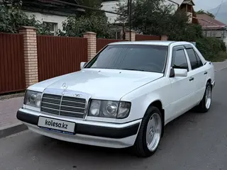 Mercedes-Benz E 230