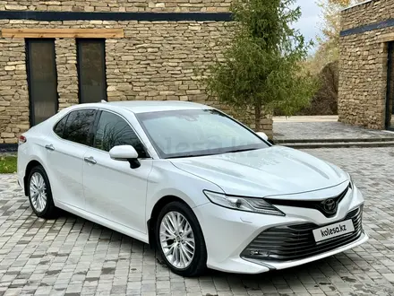 Toyota Camry 2020 года за 15 000 000 тг. в Шымкент