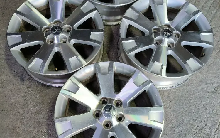 Диски r18 5x114.3 Mitsubishi, из Японии за 250 000 тг. в Алматы