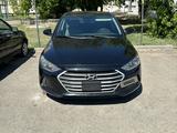 Hyundai Elantra 2017 года за 5 400 000 тг. в Уральск – фото 2