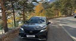 Toyota Camry 2021 года за 14 000 000 тг. в Астана