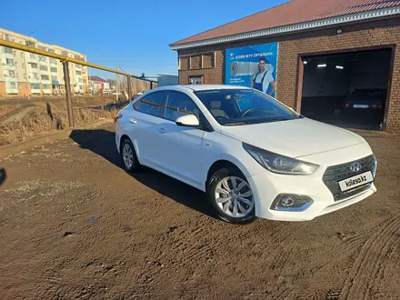 Hyundai Accent 2018 года за 6 690 000 тг. в Шубаркудук – фото 2