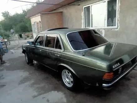 Mercedes-Benz E 230 1982 года за 400 000 тг. в Каратау