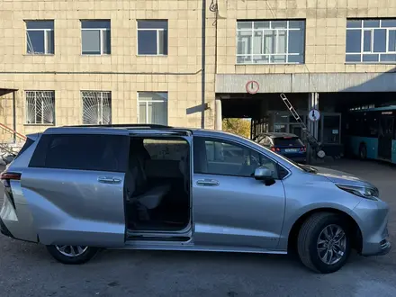 Toyota Sienna 2022 года за 23 000 000 тг. в Караганда – фото 9