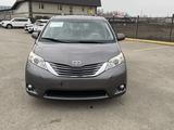 Toyota Sienna 2013 года за 9 400 000 тг. в Актобе