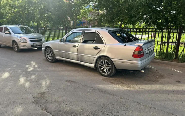 Mercedes-Benz C 200 1994 года за 2 300 000 тг. в Астана