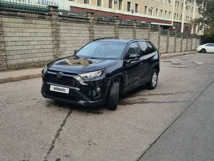 Toyota RAV4 2020 года за 13 500 000 тг. в Алматы