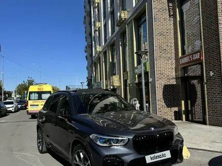 BMW X5 2022 года за 44 000 000 тг. в Шымкент – фото 2