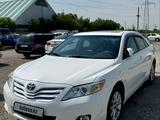 Toyota Camry 2010 года за 7 300 000 тг. в Шымкент