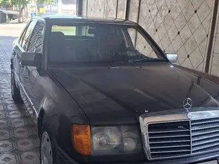 Mercedes-Benz E 230