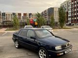 Volkswagen Vento 1993 года за 850 000 тг. в Шымкент