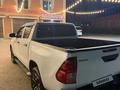 Toyota Hilux 2023 года за 21 000 000 тг. в Уральск – фото 3