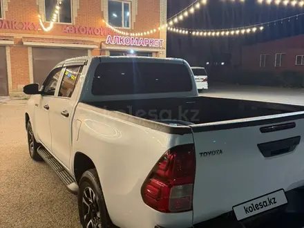 Toyota Hilux 2023 года за 21 000 000 тг. в Уральск – фото 3