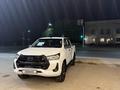Toyota Hilux 2023 года за 21 000 000 тг. в Уральск – фото 2