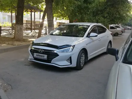 Hyundai Elantra 2019 года за 6 800 000 тг. в Шымкент – фото 2