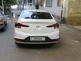 Hyundai Elantra 2019 года за 6 800 000 тг. в Шымкент – фото 4