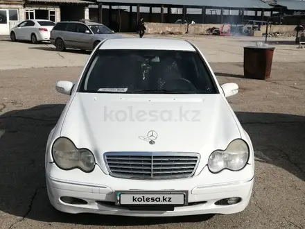 Mercedes-Benz C 240 2002 года за 3 500 000 тг. в Тараз – фото 2