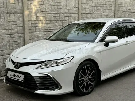 Toyota Camry 2023 года за 19 000 000 тг. в Тараз