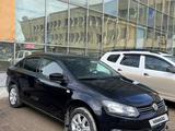 Volkswagen Polo 2015 года за 7 800 000 тг. в Костанай – фото 2