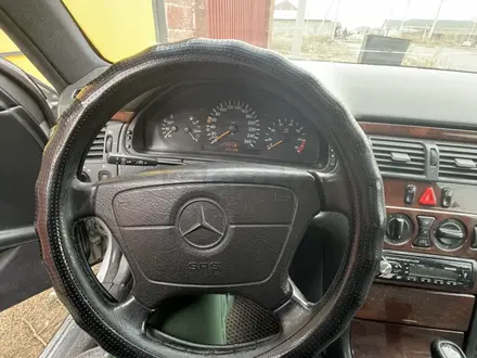 Mercedes-Benz E 280 1997 года за 3 250 000 тг. в Талдыкорган – фото 7